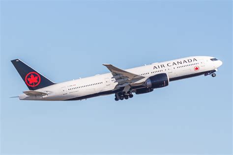 Air Canada reports $1.25B Q3 profit, operating revenue up 19% from year ago